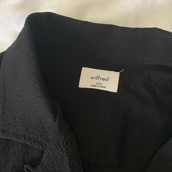 ARITZIA WILFRED BUTTON UP TOP - Picture 2 of 3